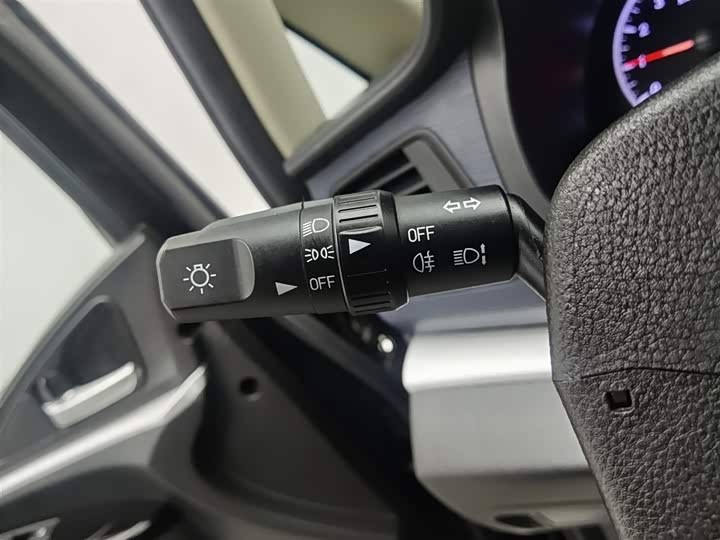 Dongfeng Forthing Lingzhi M5 2023 2023款 M5 1.6L 实用型 5座