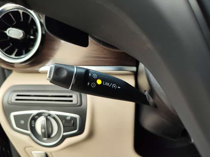 Mercedes-Benz V-Class 2022 2022款 V 260 领航版