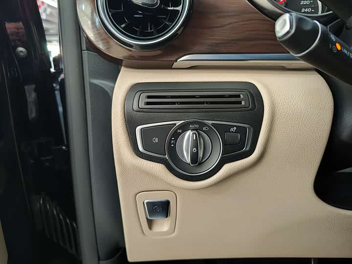 Mercedes-Benz V-Class 2022 2022款 V 260 领航版