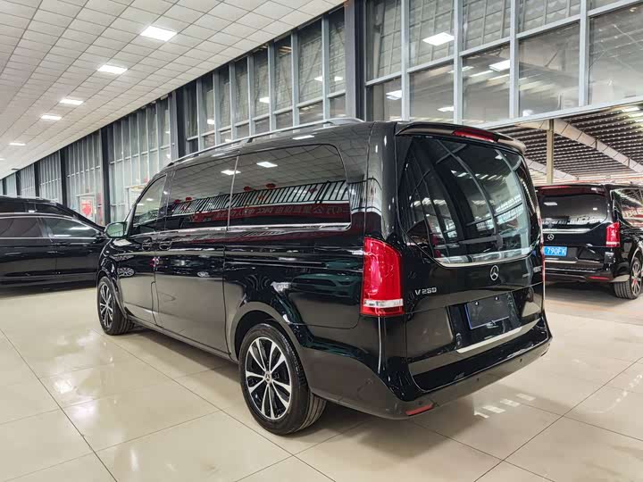 Mercedes-Benz V-Class 2022 2022款 V 260 领航版