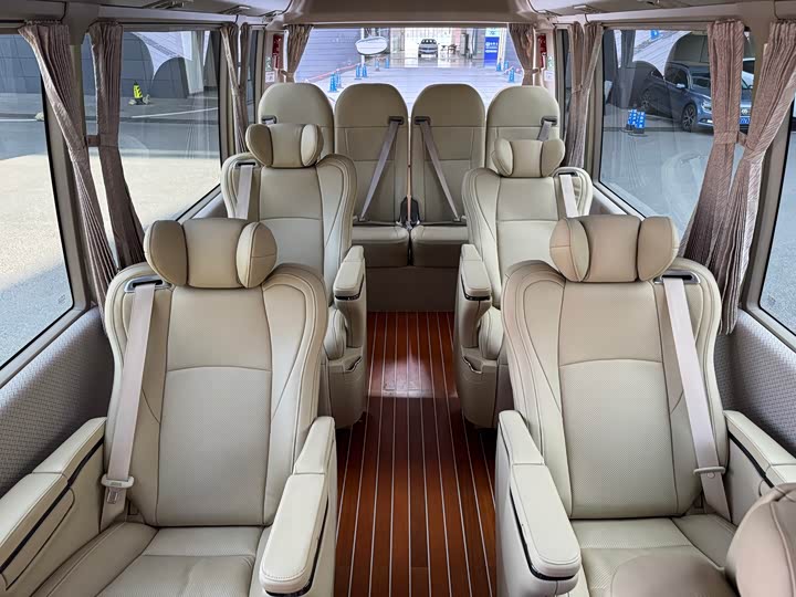 Toyota Coaster 2019 2019款 4.0L豪华车GRB53L-ZCMEK 20座9GR