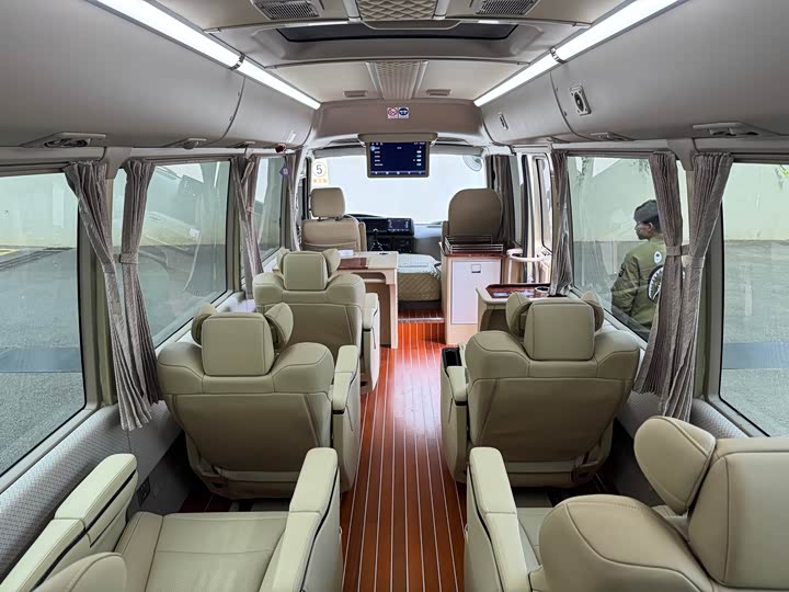 Toyota Coaster 2019 2019款 4.0L豪华车GRB53L-ZCMEK 20座9GR