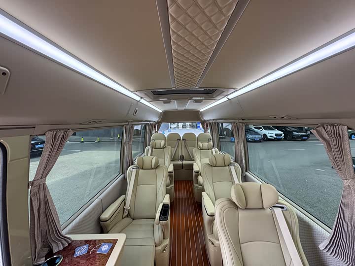 Toyota Coaster 2019 2019款 4.0L豪华车GRB53L-ZCMEK 20座9GR