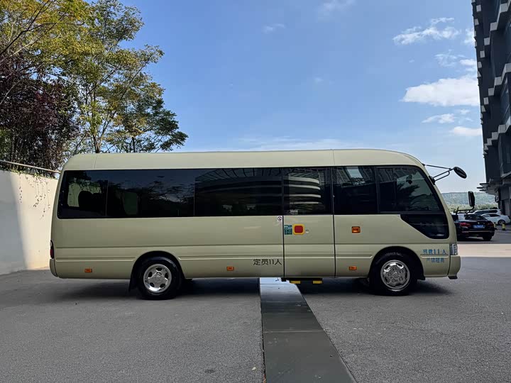 Toyota Coaster 2019 2019款 4.0L豪华车GRB53L-ZCMEK 20座9GR