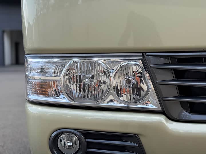 Toyota Coaster 2019 2019款 4.0L豪华车GRB53L-ZCMEK 20座9GR