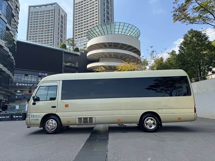 Toyota Coaster 2019 2019款 4.0L豪华车GRB53L-ZCMEK 20座9GR