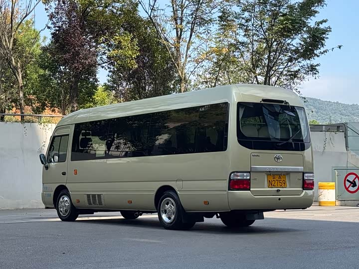 Toyota Coaster 2019 2019款 4.0L豪华车GRB53L-ZCMEK 20座9GR