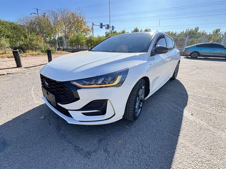 Ford Focus 2022 2022款 两厢 EcoBoost 180 自动ST Line