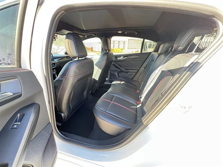 Ford Focus 2022 2022款 两厢 EcoBoost 180 自动ST Line