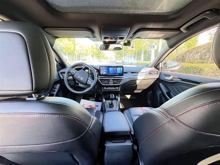 Ford Focus 2022 2022款 两厢 EcoBoost 180 自动ST Line