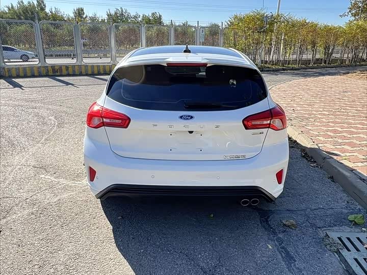 Ford Focus 2022 2022款 两厢 EcoBoost 180 自动ST Line