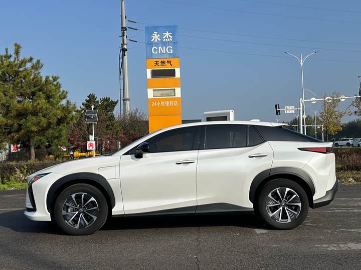 Lexus RZ 2023 2023款 450e 四驱纵享版