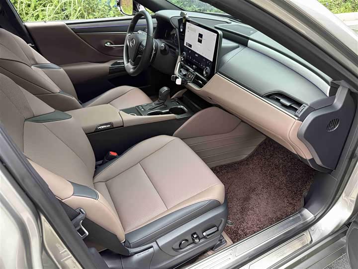 Lexus ES 2025 2025款 300h 臻享版