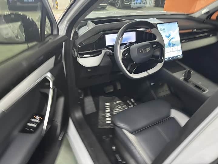 Geely Atlas L 2024 2024款 1.5TD DCT尊贵版