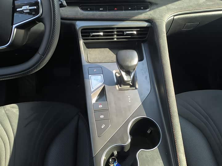 Roewe D5X DMH 2024 2024款 135科技版