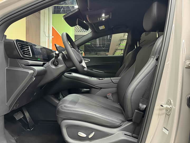 2025 BYD Sea Lion 06 Hybrid/EV