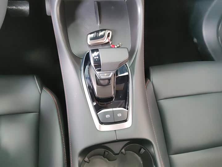 MG Motor 5 2025 2025款 300TGI 全球旗舰版