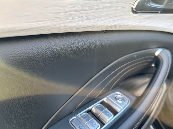 Hongqi H5 2025 2025款 2.0T 自动旗畅版