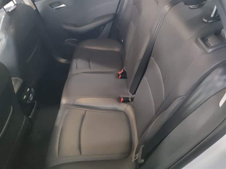 Roewe i5 2023 2023款 1.5L CVT尊荣版