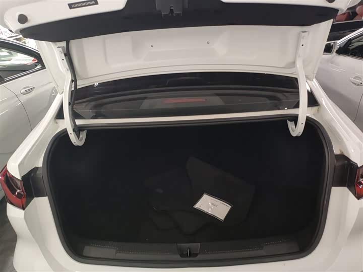 Roewe i5 2023 2023款 1.5L CVT尊荣版