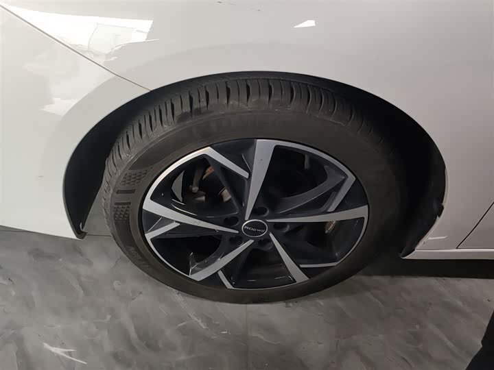 Roewe i5 2023 2023款 1.5L CVT尊荣版