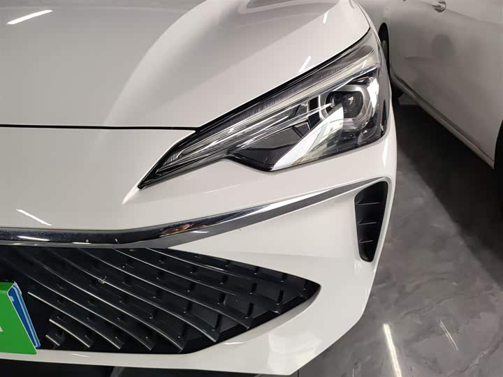 Roewe i5 2023 2023款 1.5L CVT尊荣版