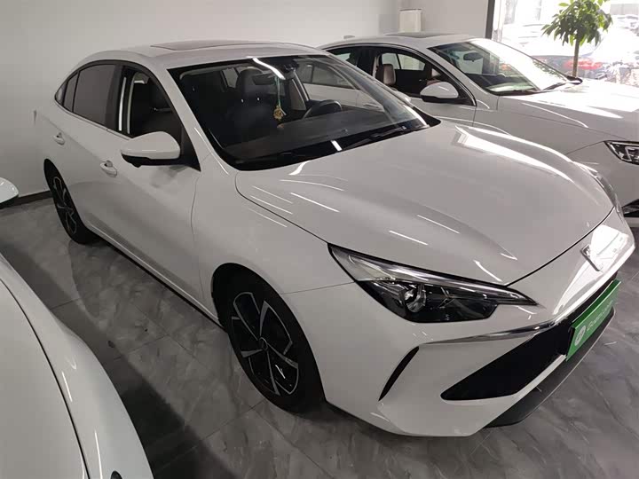 Roewe i5 2023 2023款 1.5L CVT尊荣版