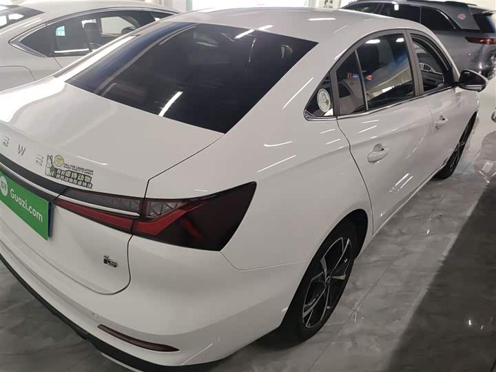 Roewe i5 2023 2023款 1.5L CVT尊荣版