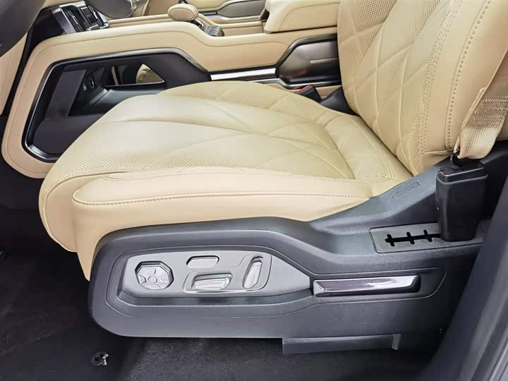 BYD FangChengBao Leopard 8 2025 2025款 智勇旗舰版 7座