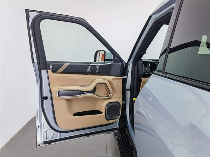 BYD FangChengBao Leopard 8 2025 2025款 智勇旗舰版 7座