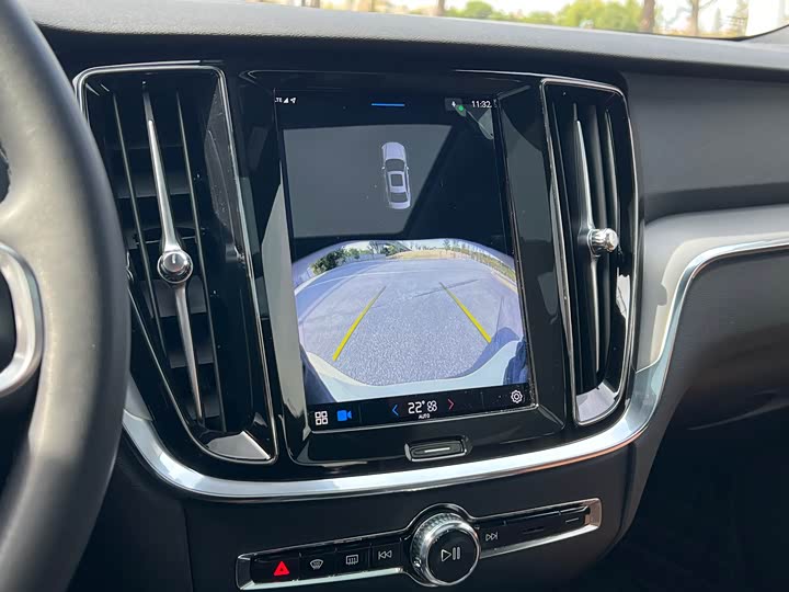 Volvo S60 2024 2024款 B4 智逸豪华版