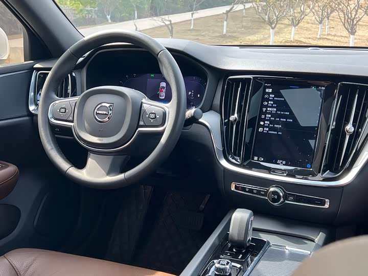 Volvo S60 2024 2024款 B4 智逸豪华版