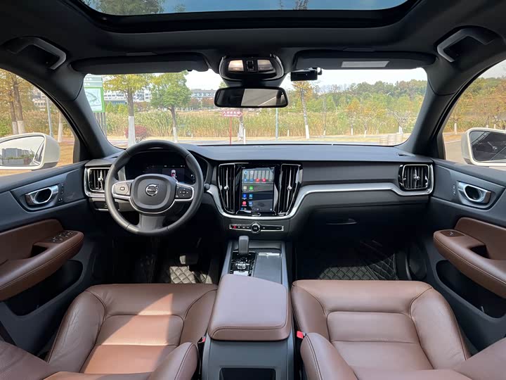 Volvo S60 2024 2024款 B4 智逸豪华版