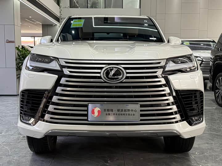 2025 Lexus LX