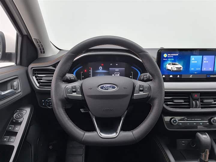 Ford Focus 2022 2022款 三厢 EcoBoost 180 自动竞速版