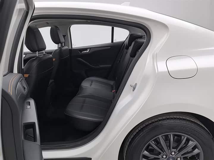 Ford Focus 2022 2022款 三厢 EcoBoost 180 自动竞速版