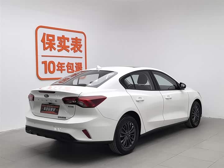 Ford Focus 2022 2022款 三厢 EcoBoost 180 自动竞速版