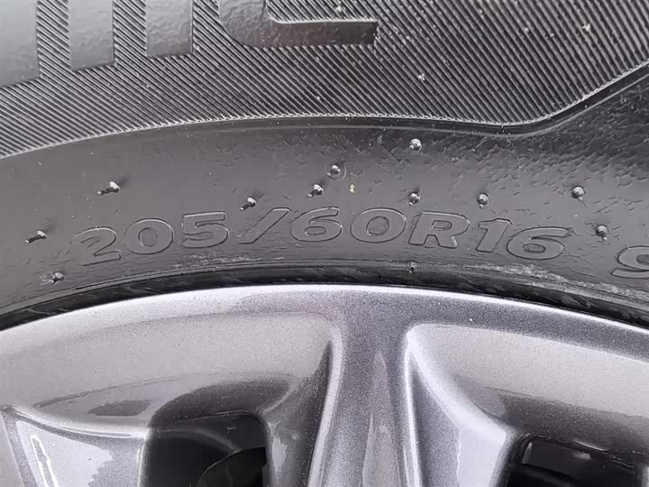 Ford Focus 2022 2022款 三厢 EcoBoost 180 自动竞速版