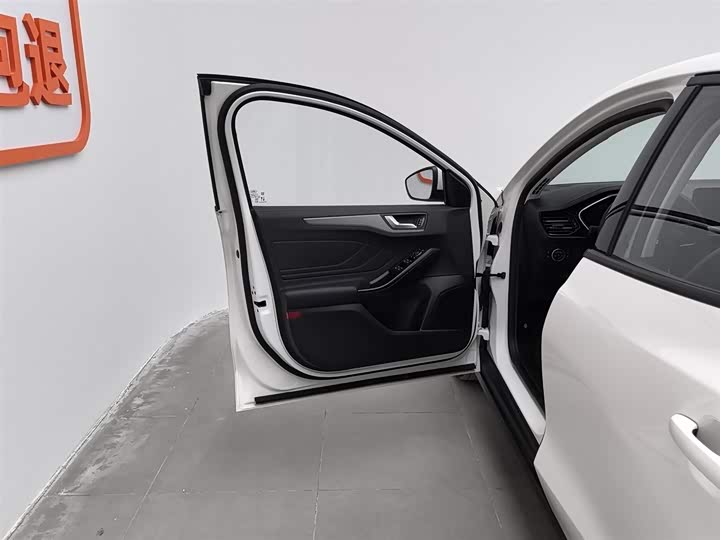 Ford Focus 2022 2022款 三厢 EcoBoost 180 自动竞速版