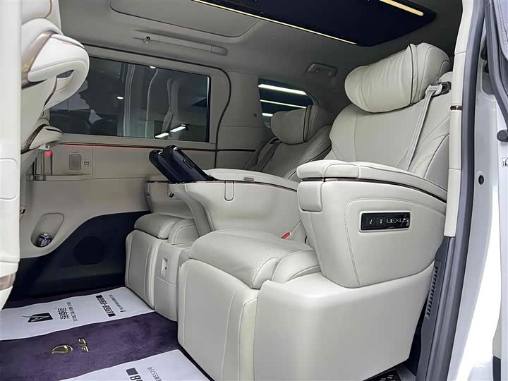 Lexus LM 2023 2023款 500h 六座尊崇版