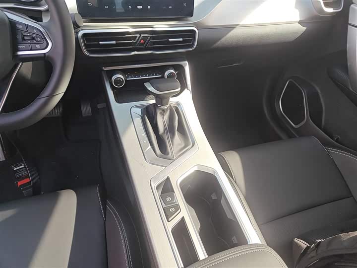 Geely Coolray 2025 2025款 1.5L CVT 超能