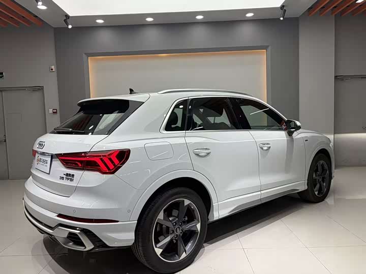 Audi Q3 2024 2024款 35 TFSI 时尚动感型