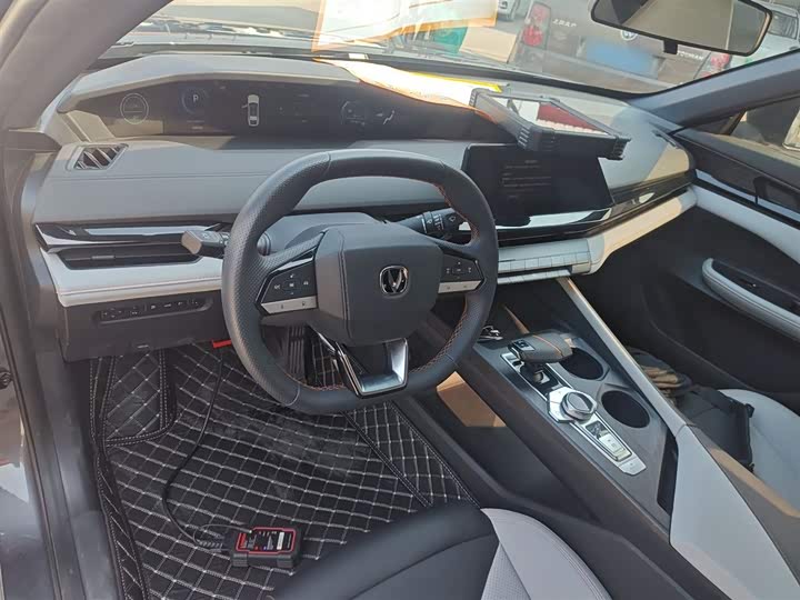 Changan UNI-V Hybrid 2024 2024款 蓝鲸智电iDD 136km 智酷型