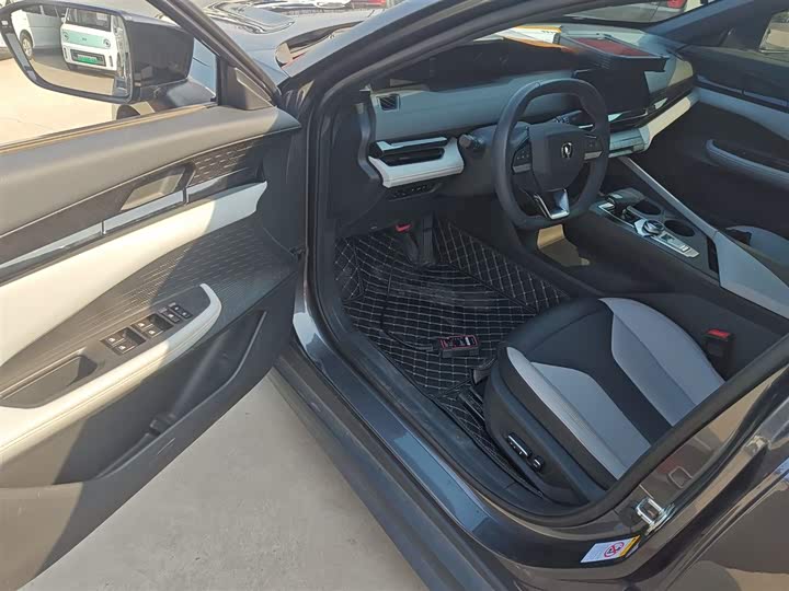 Changan UNI-V Hybrid 2024 2024款 蓝鲸智电iDD 136km 智酷型