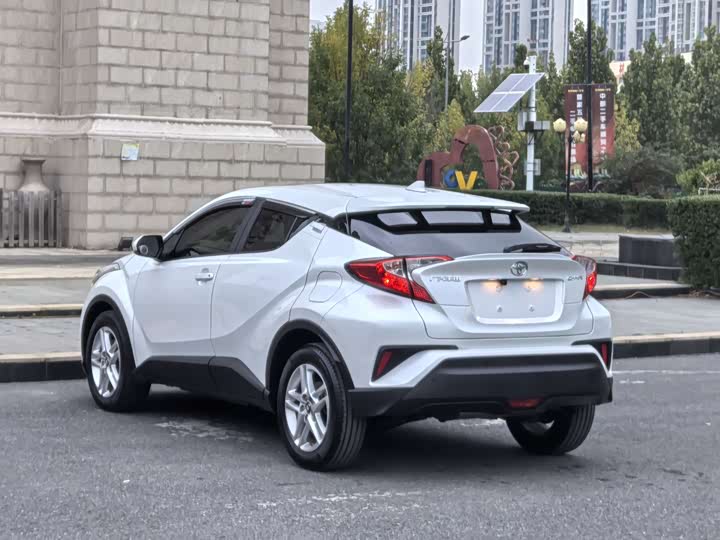 Toyota C-HR 2021 2021款 2.0L 舒适版