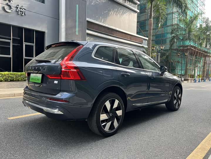 Volvo XC60 Hybrid 2025 2025款 插电式混动 长续航四驱智雅豪华版