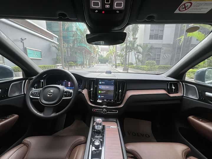 Volvo XC60 Hybrid 2025 2025款 插电式混动 长续航四驱智雅豪华版