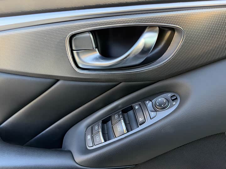 Infiniti Q50L 2021 2021款 2.0T 逸享版