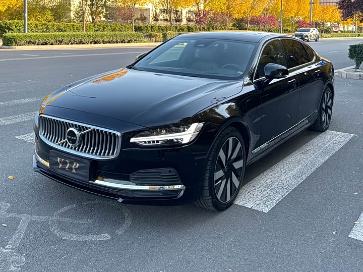 2025 Volvo S90 Hybrid