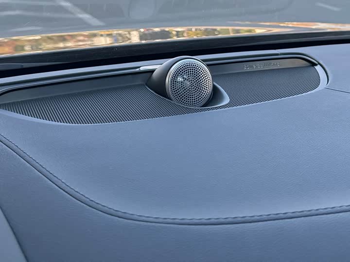 Volvo S90 Hybrid 2025 2025款 插电式混动 四驱长续航智雅豪华版